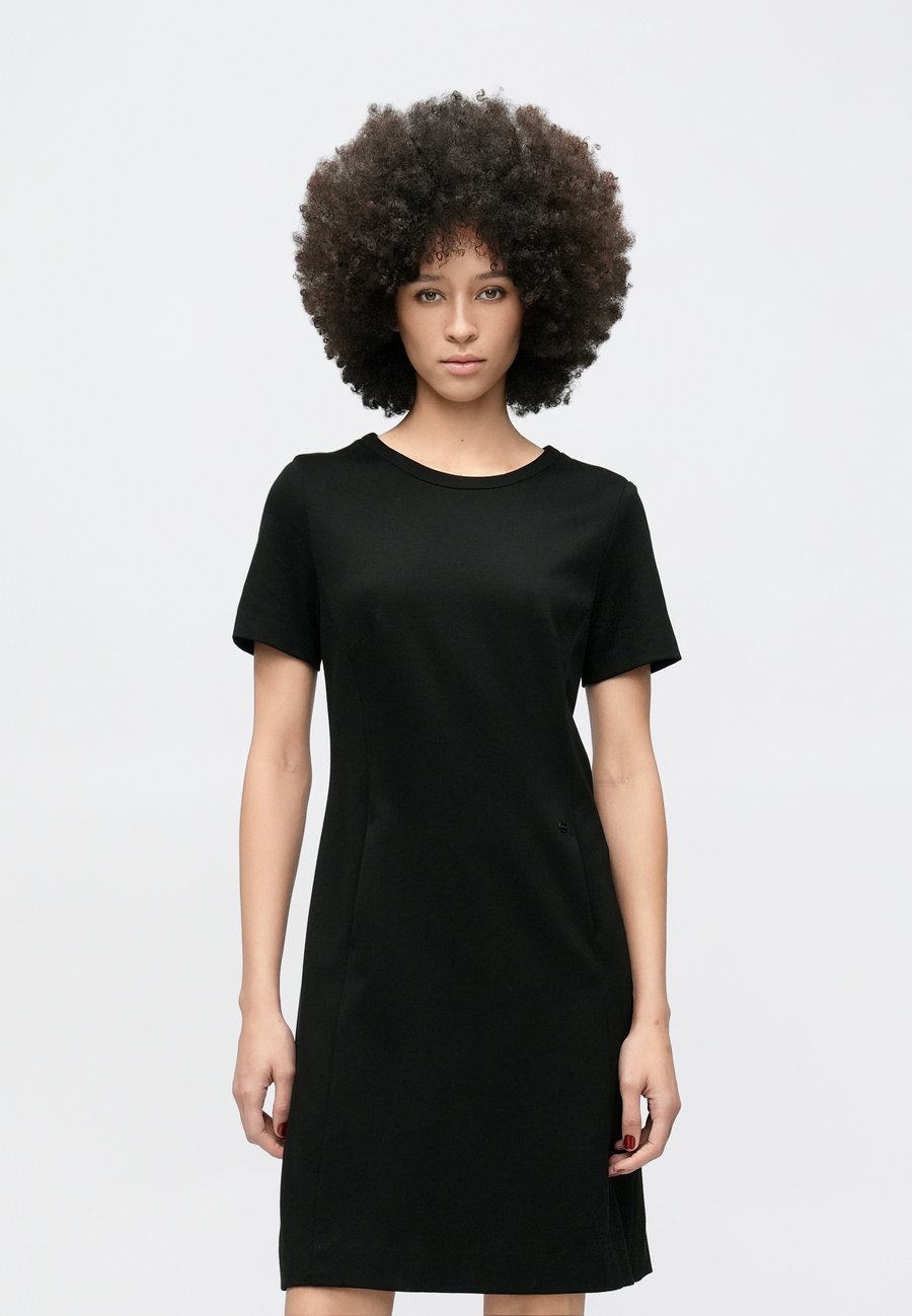 Платье Marc Cain Jersey dress, Black
Платье Marc Cain Jersey dress, Black