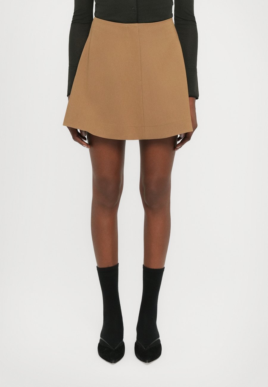 Юбка Nanushka TENNA, Brown
Юбка Nanushka TENNA, Brown