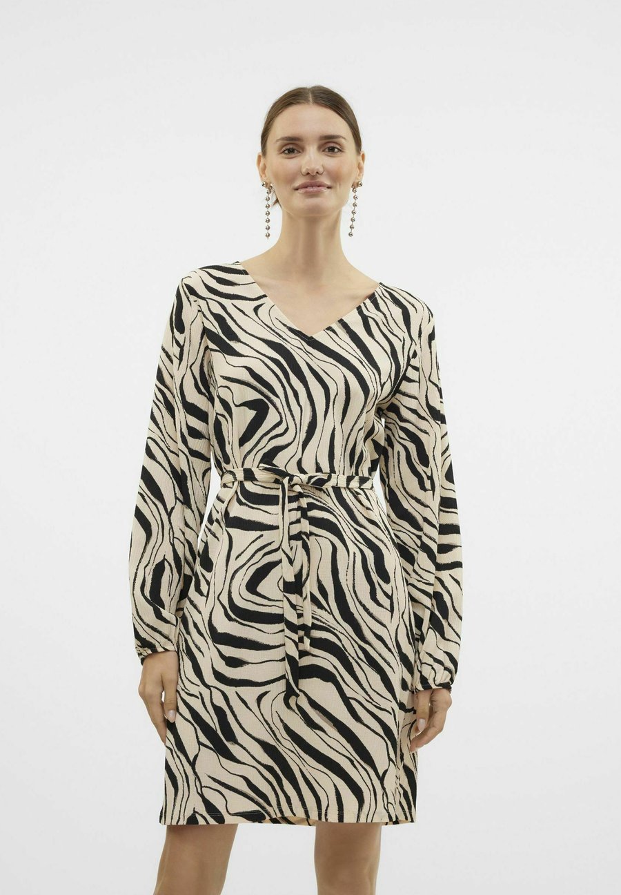 Платье Vero Moda VMPOET KURZES, Birch/White
Платье Vero Moda VMPOET KURZES, Birch/White