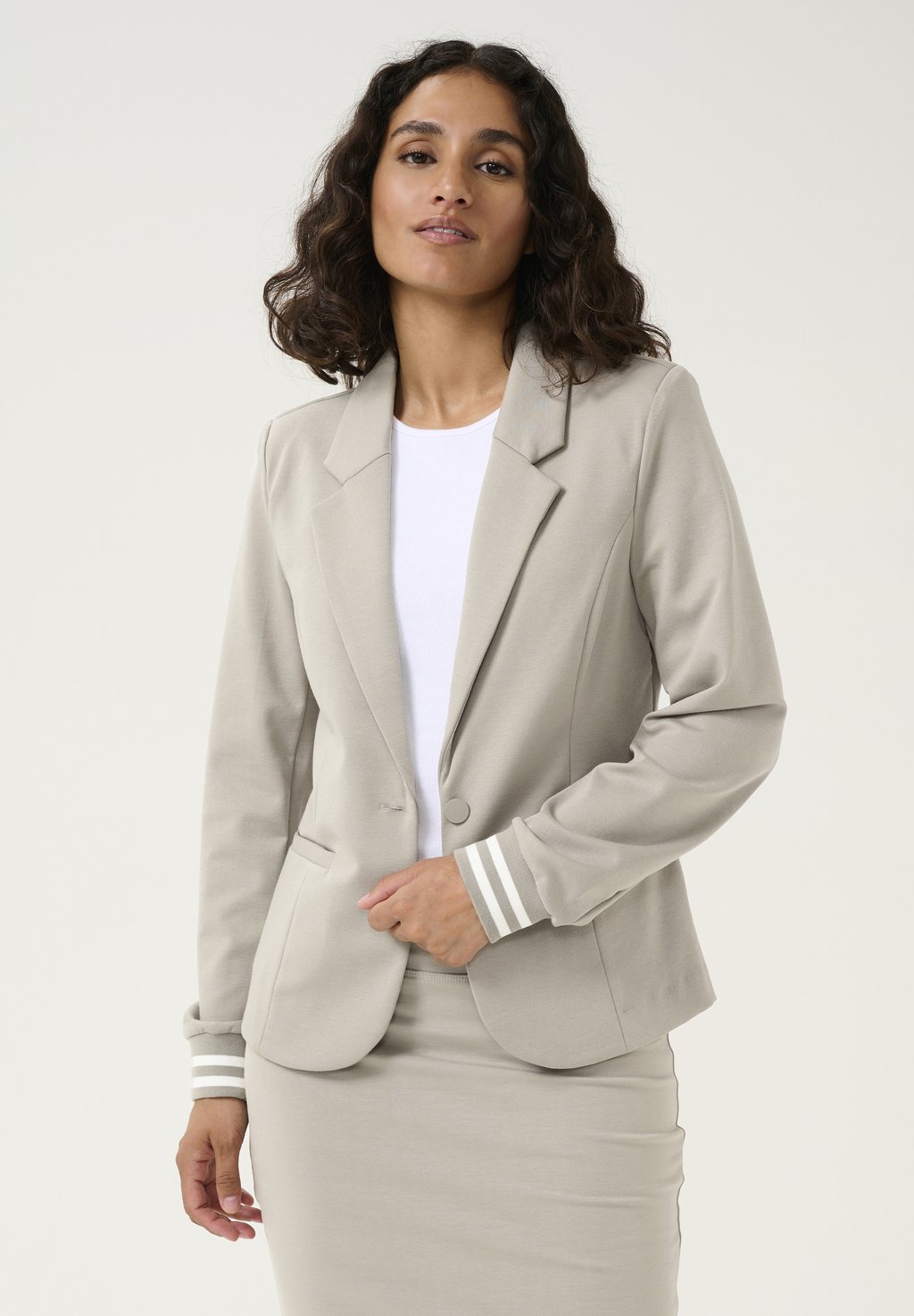 Блейзер KINNIE Kaffe, серый
Блейзер KINNIE Kaffe, серый