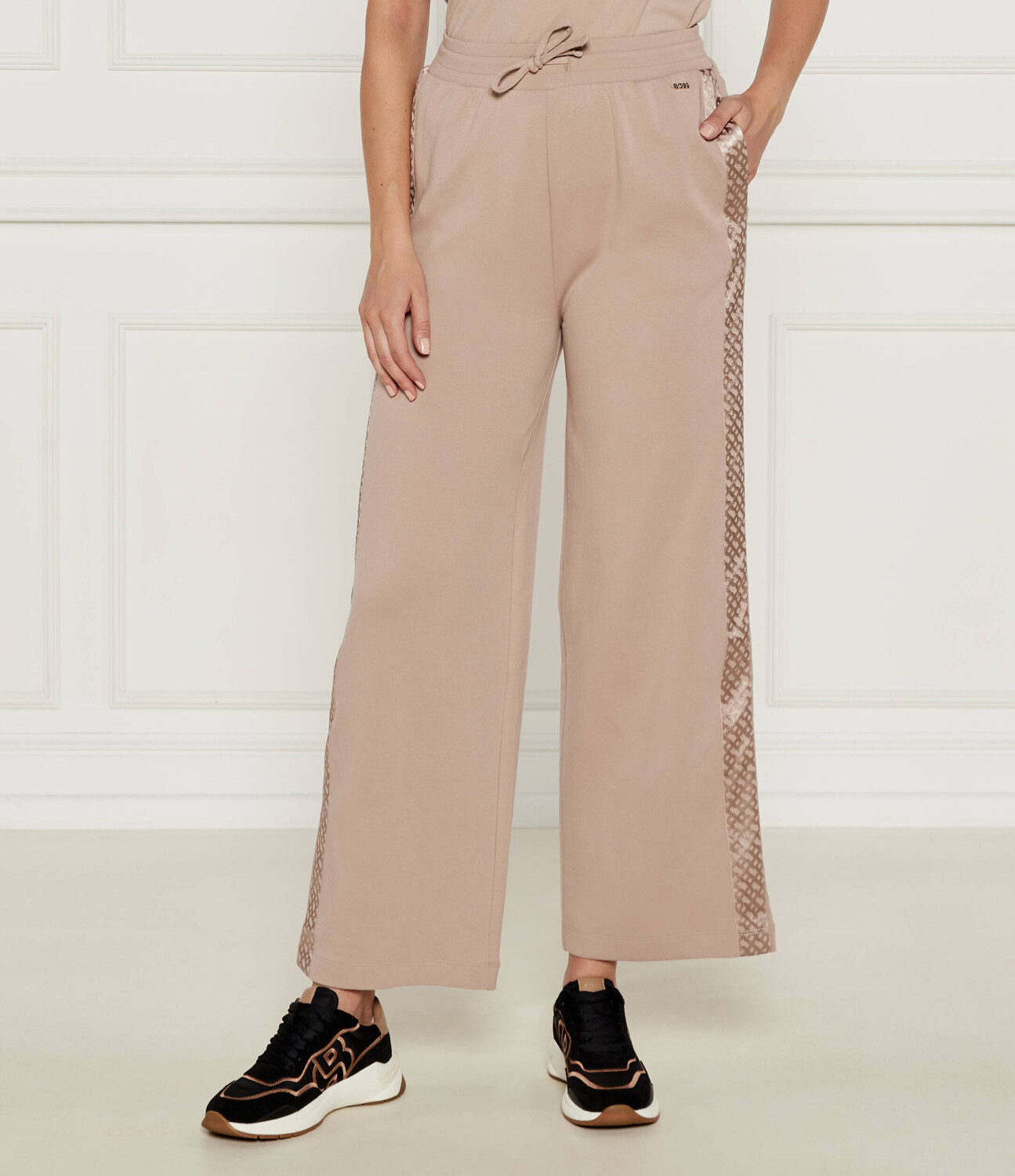 Спортивные брюки BOSS BLACK Cosmo Regular Fit, бежевый 
Спортивные брюки BOSS BLACK Cosmo Regular Fit, бежевый