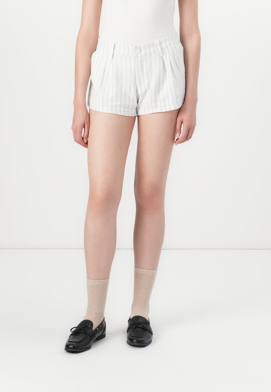 Шорты Hollister Co. LIVVY , 108/White Denim
Шорты Hollister Co. LIVVY , 108/White Denim