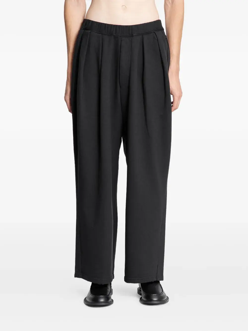 Спортивные брюки с защипами Ancellm, черный
Спортивные брюки с защипами Ancellm, черный