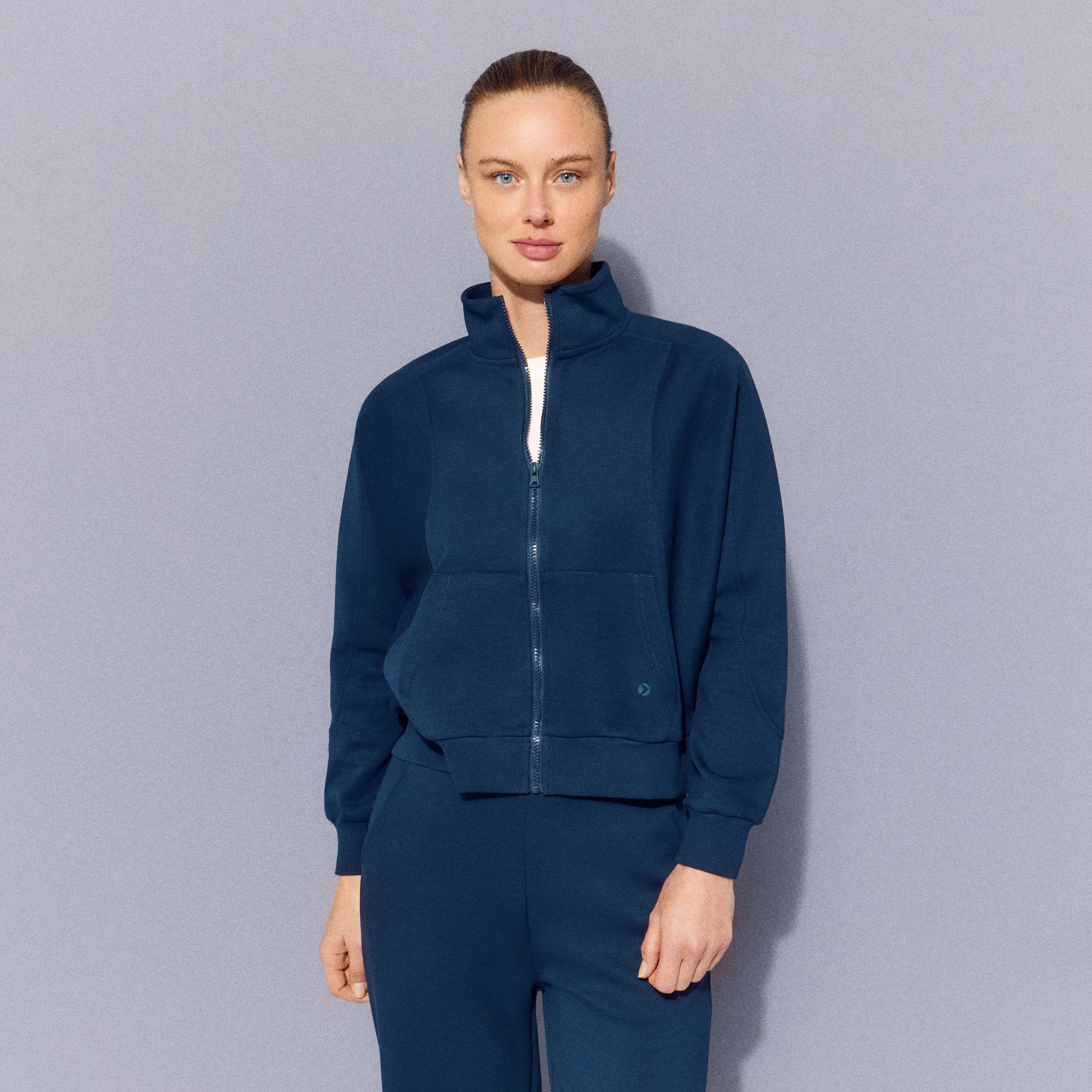 Женская спортивная толстовка с капюшоном из вискозы Boomerang, зеленый
Женская спортивная толстовка с капюшоном из вискозы Boomerang, зеленый