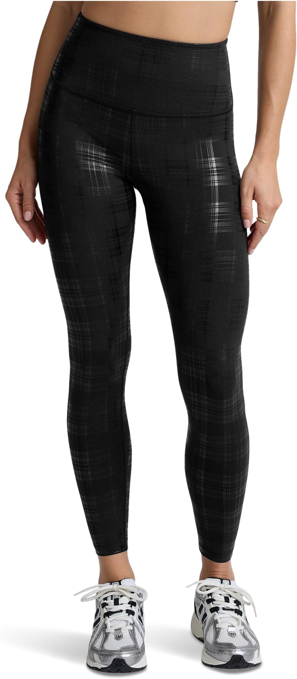 Женские леггинсы миди с высокой талией Beyond Yoga, Plaid Foil Black
Женские леггинсы миди с высокой талией Beyond Yoga, Plaid Foil Black