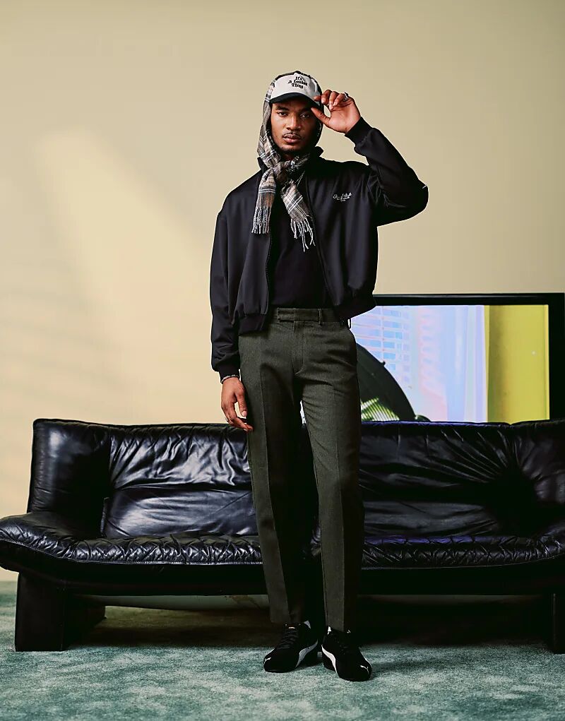 Элегантные брюки прямого кроя из смеси шерсти темно-зеленого твила ASOS DESIGN
Элегантные брюки прямого кроя из смеси шерсти темно-зеленого твила ASOS DESIGN