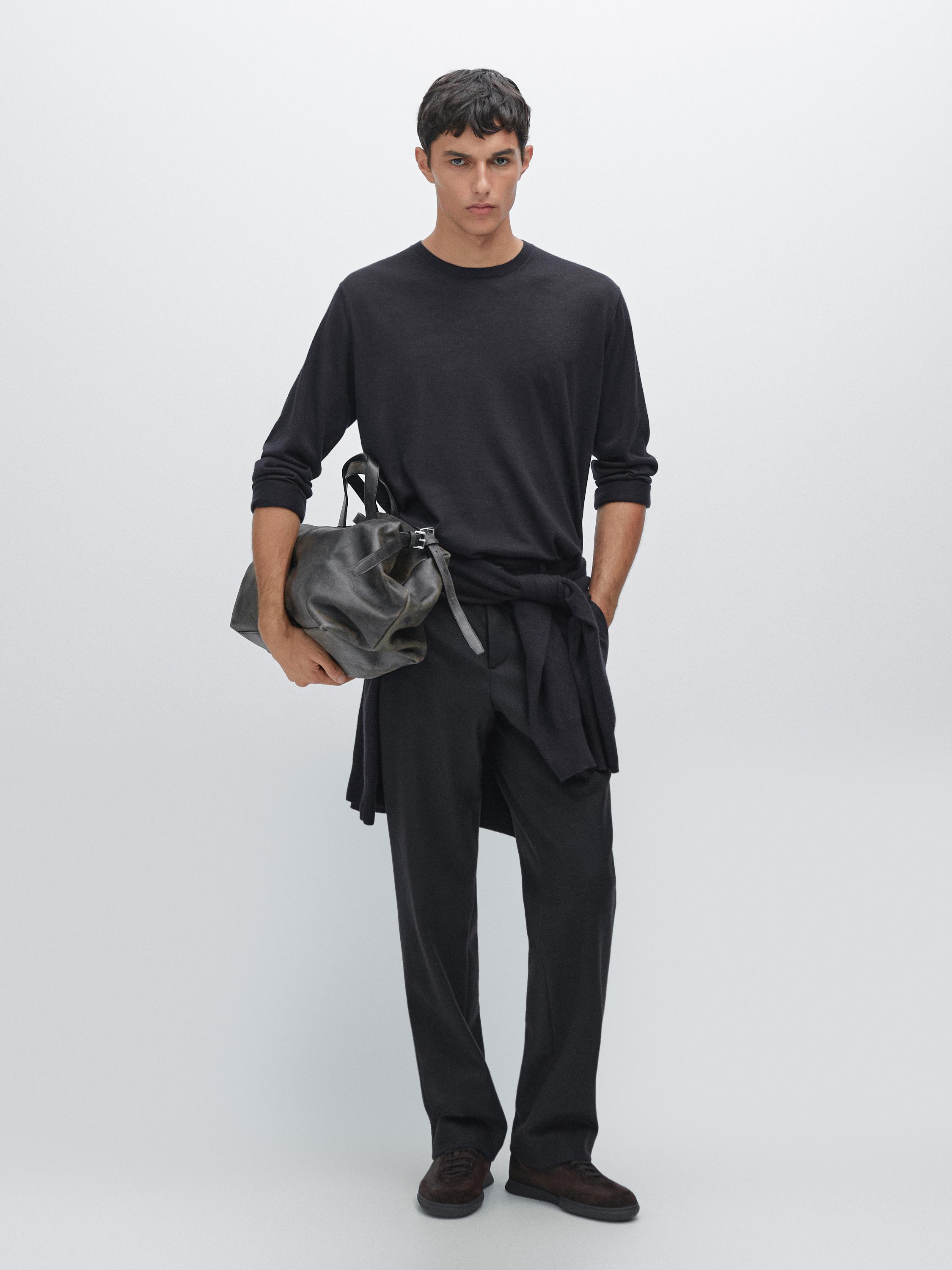 Вязаный свитер с круглым вырезом из 100% кашемира Massimo Dutti, темно-синий
Вязаный свитер с круглым вырезом из 100% кашемира Massimo Dutti, темно-синий