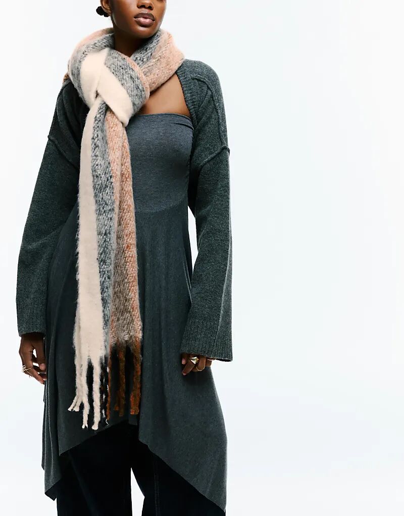 Мягкий полосатый шарф Pull&Bear с бахромой цвета ржавчины
Мягкий полосатый шарф Pull&Bear с бахромой цвета ржавчины