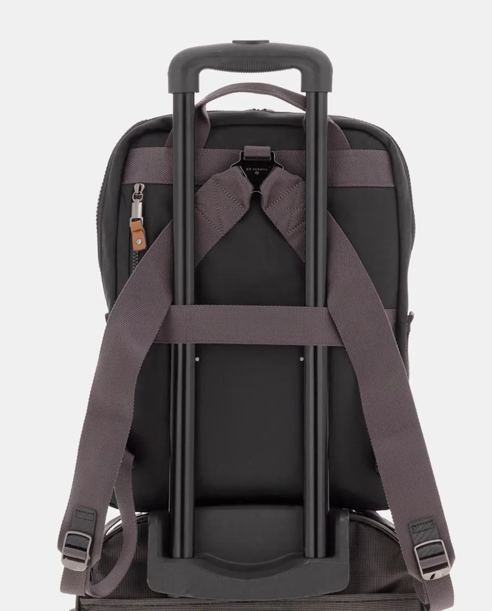 Женский рюкзак желтого цвета с отделением для компьютера 15,6" Scharlau, цвет Mostaza
Женский рюкзак желтого цвета с отделением для компьютера 15,6" Scharlau, цвет Mostaza