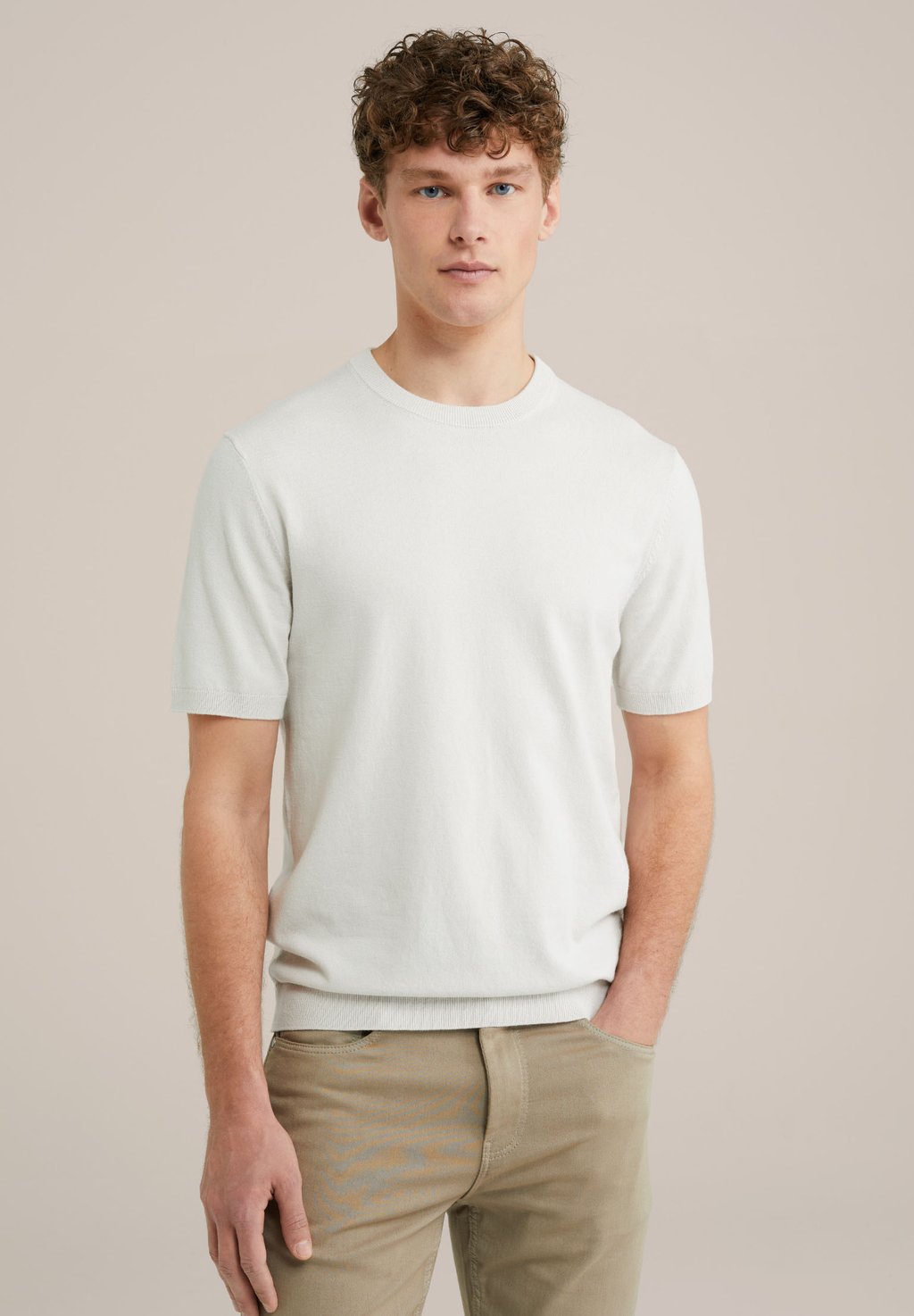 Базовая футболка WE Fashion, белый
Базовая футболка WE Fashion, белый