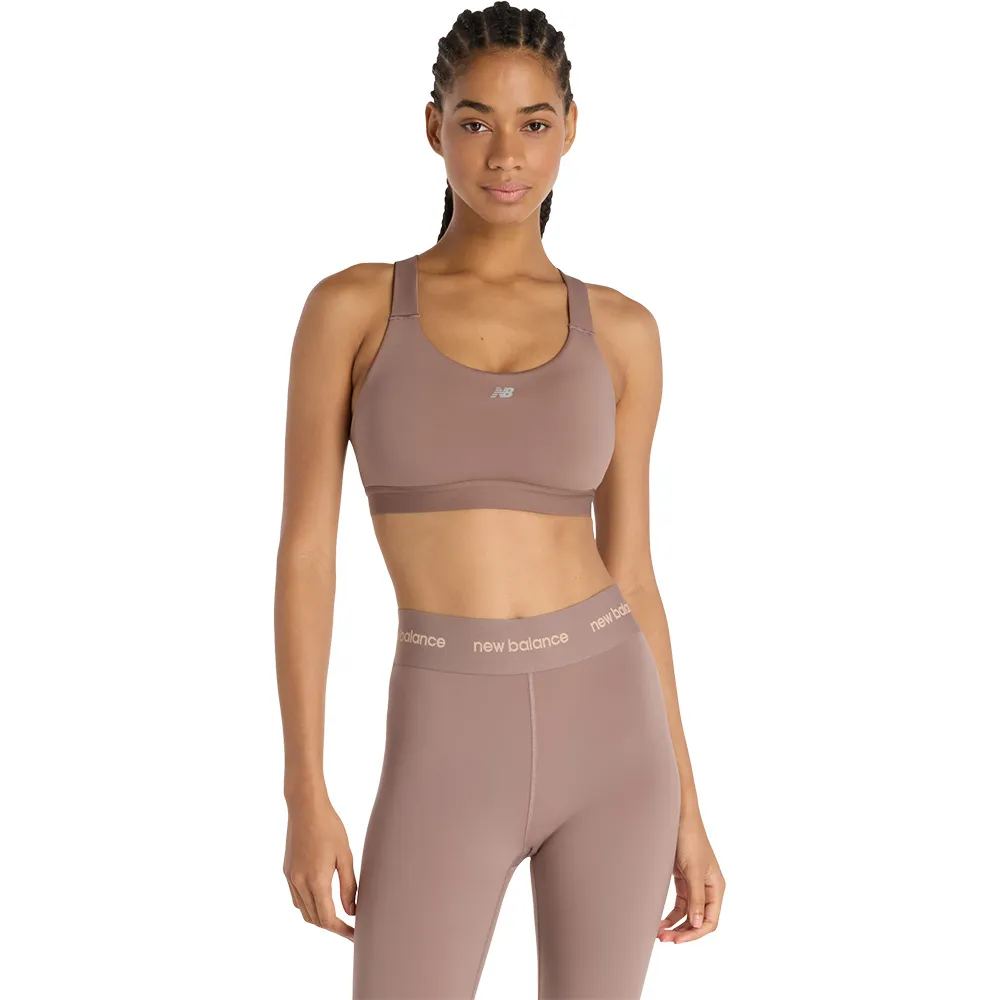 Спортивный бюстгальтер New Balance Essential Train sports bra, розовый
Спортивный бюстгальтер New Balance Essential Train sports bra, розовый