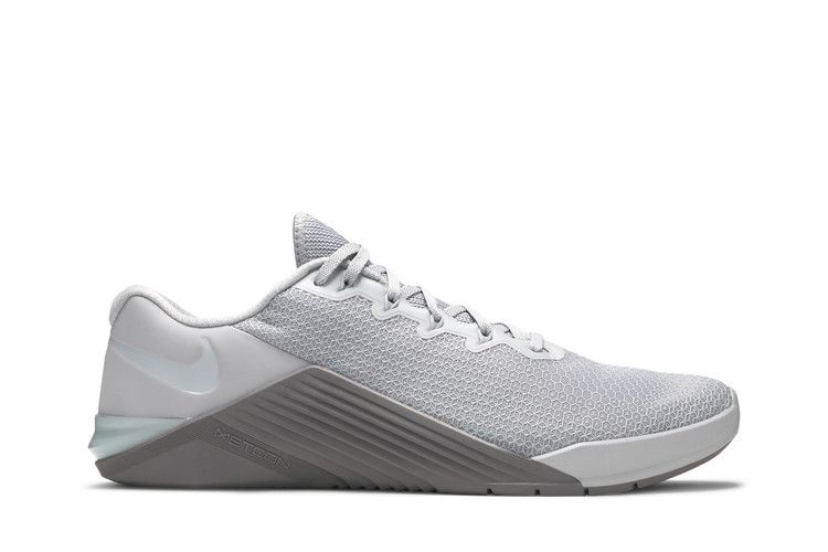 Кроссовки Nike Metcon 5, Gunsmoke Wolf Grey
Кроссовки Nike Metcon 5, Gunsmoke Wolf Grey