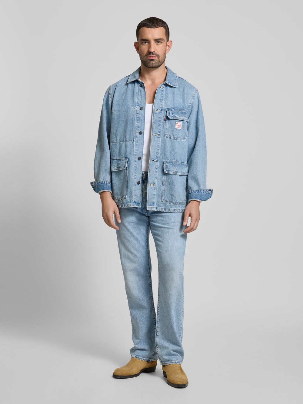 Джинсовая куртка с нагрудными карманами модель «BROADWAY» Levi's, светло-голубой
Джинсовая куртка с нагрудными карманами модель «BROADWAY» Levi's, светло-голубой