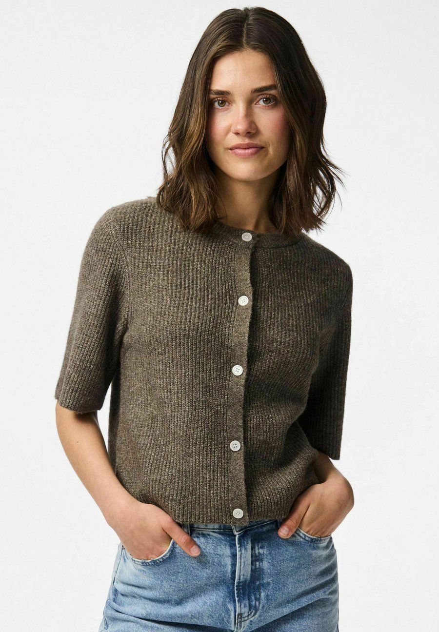 Кардиган Pieces PCSILLY O-NECK, Morel/Olive
Кардиган Pieces PCSILLY O-NECK, Morel/Olive