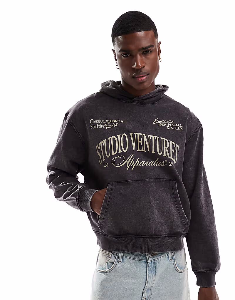 Худи с кислотной стиркой и принтом на груди серого цвета Asos Design
Худи с кислотной стиркой и принтом на груди серого цвета Asos Design