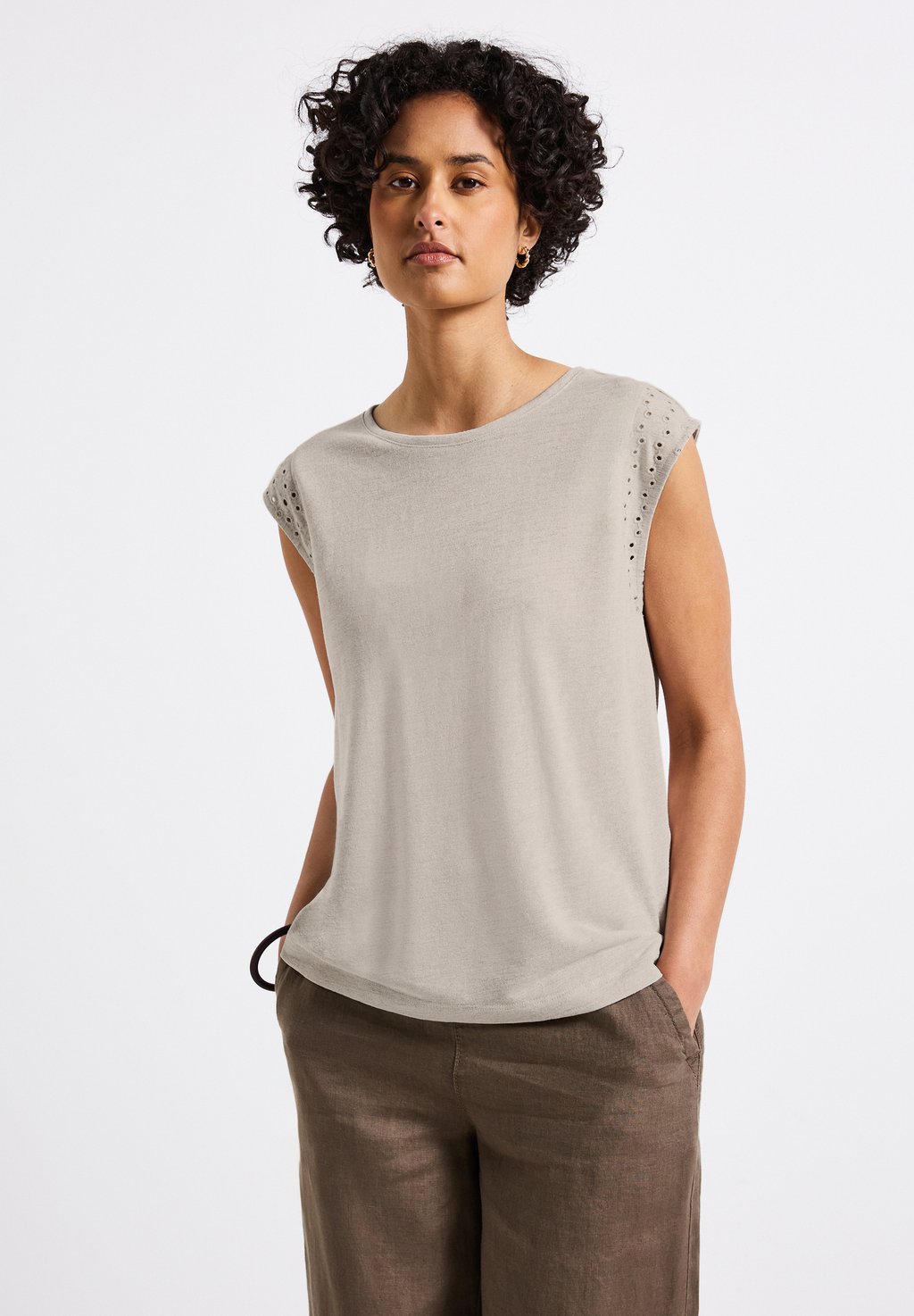 Базовая футболка Street One, бежевый
Базовая футболка Street One, бежевый