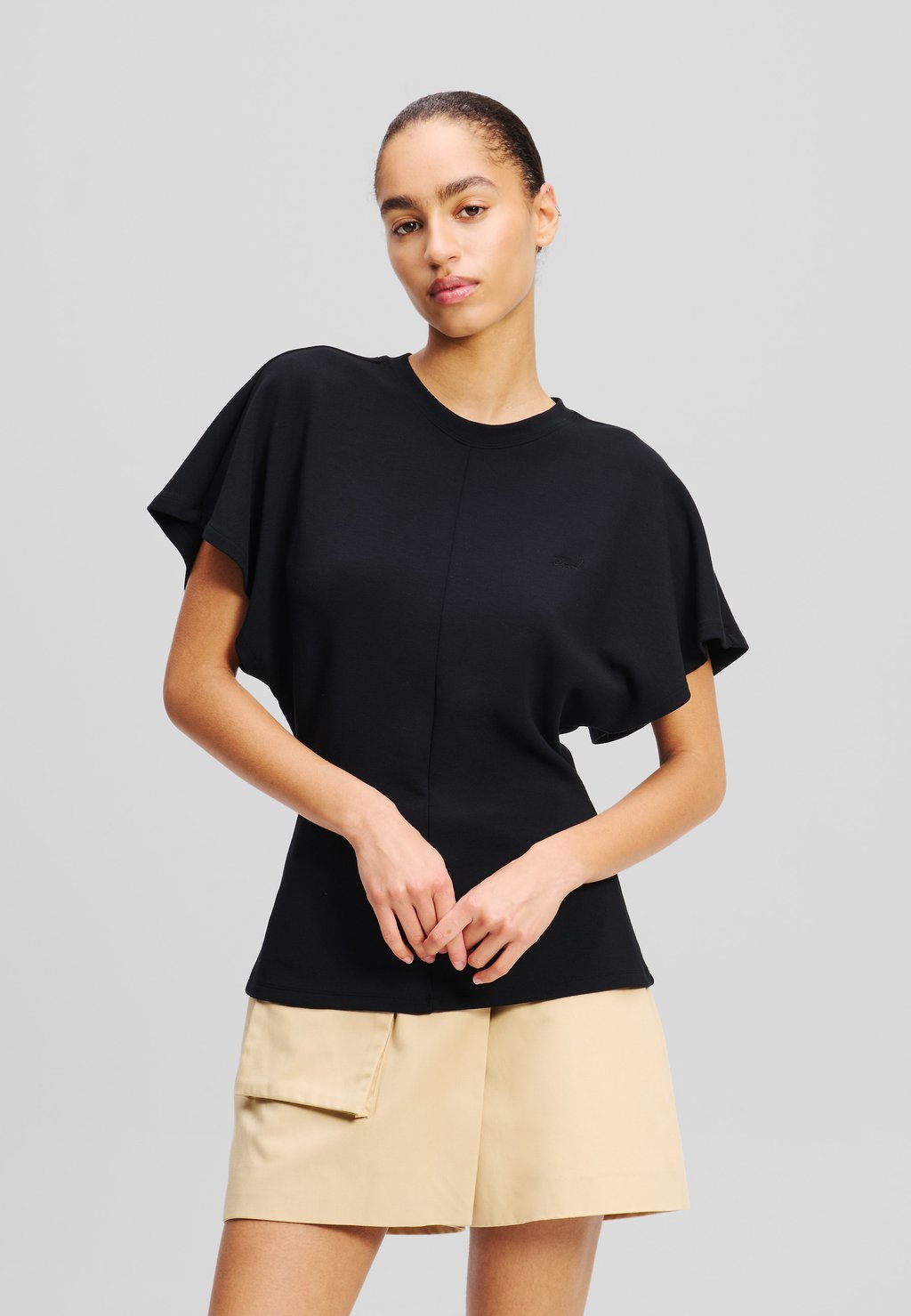 Футболка с принтом FLUID KARL LAGERFELD, черный
Футболка с принтом FLUID KARL LAGERFELD, черный