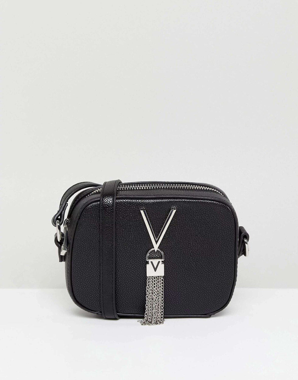 Valentino Bags Черная сумка через плечо с кисточкой и камерой, Черный, Valentino Bags Черная сумка через плечо с кисточкой и камерой
Valentino Bags Черная сумка через плечо с кисточкой и камерой, Черный, Valentino Bags Черная сумка через плечо с кисточкой и камерой
