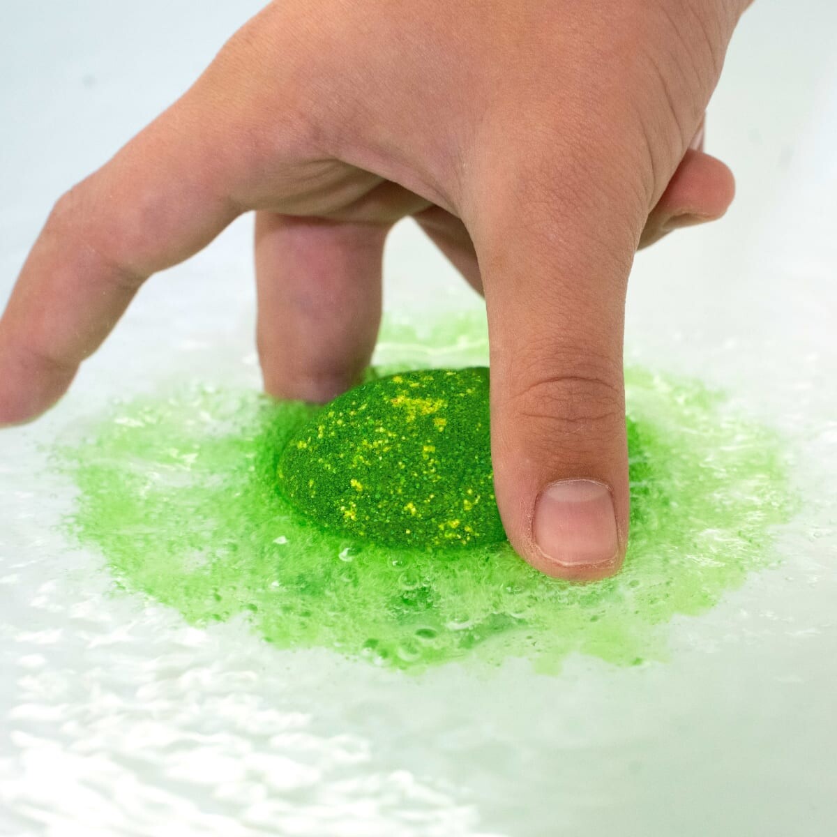 Детская добавка для ванны Бомбочка для ванны Surprise Dino 1 шт. INKEE
Детская добавка для ванны Бомбочка для ванны Surprise Dino 1 шт. INKEE