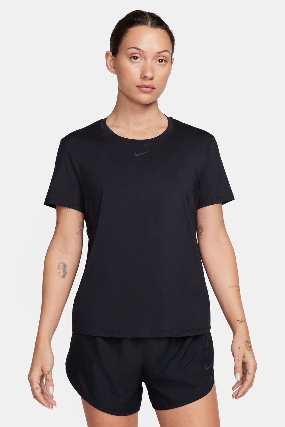 Один классический топ с короткими рукавами dri fit Nike, черный
Один классический топ с короткими рукавами dri fit Nike, черный