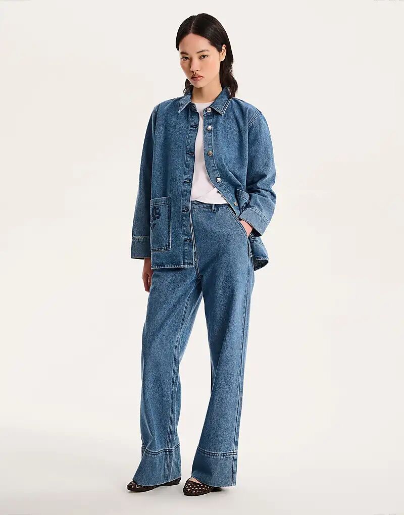 Джинсы Omnes Portland с широкими штанинами и высокой посадкой синего цвета
Джинсы Omnes Portland с широкими штанинами и высокой посадкой синего цвета