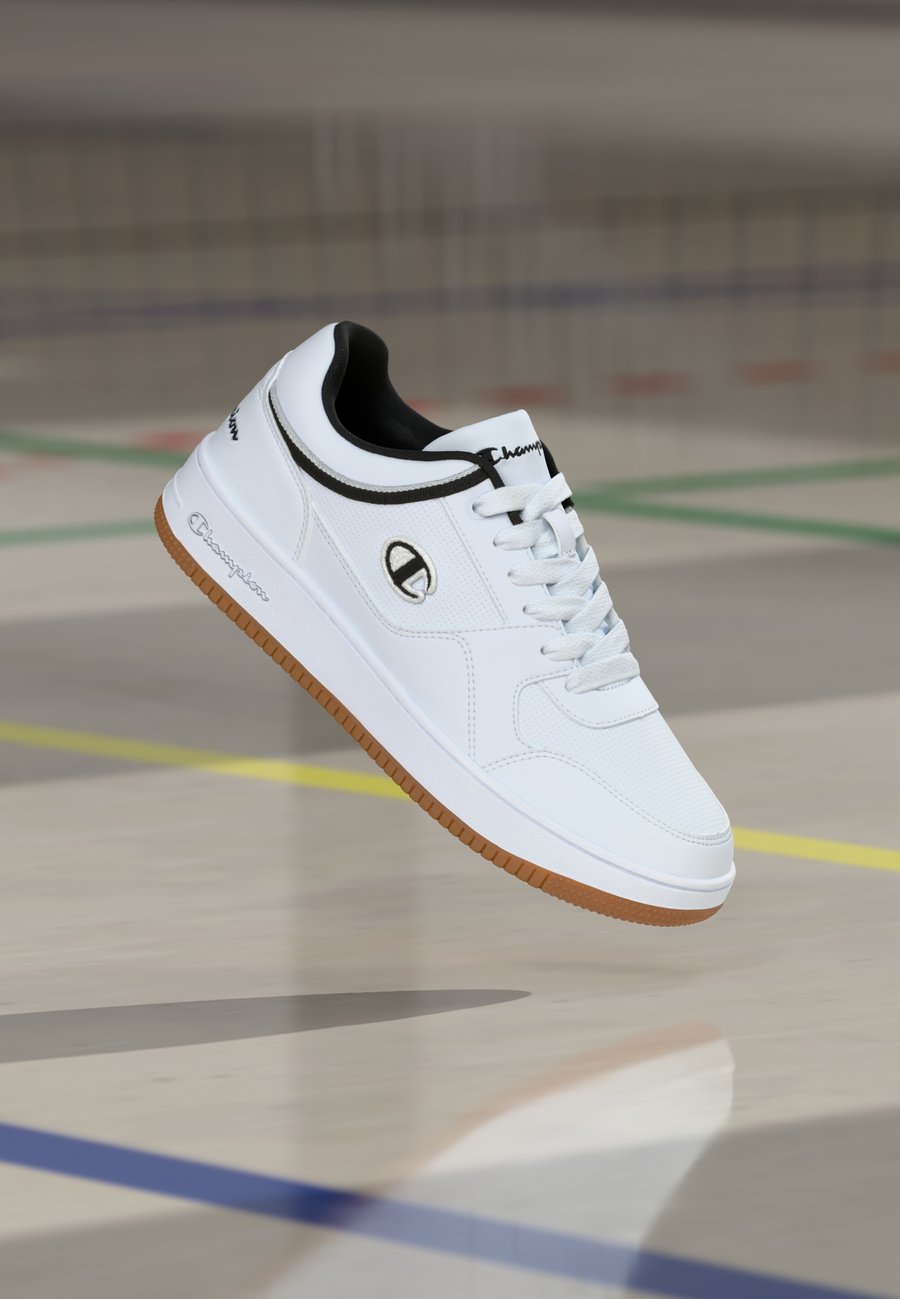 Кроссовки Champion RD18 LOW, White/Black/White
Кроссовки Champion RD18 LOW, White/Black/White
