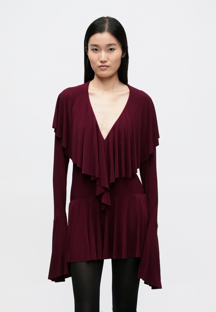 Платье Norma Kamali Jersey dress, Plum/Bordeaux
Платье Norma Kamali Jersey dress, Plum/Bordeaux