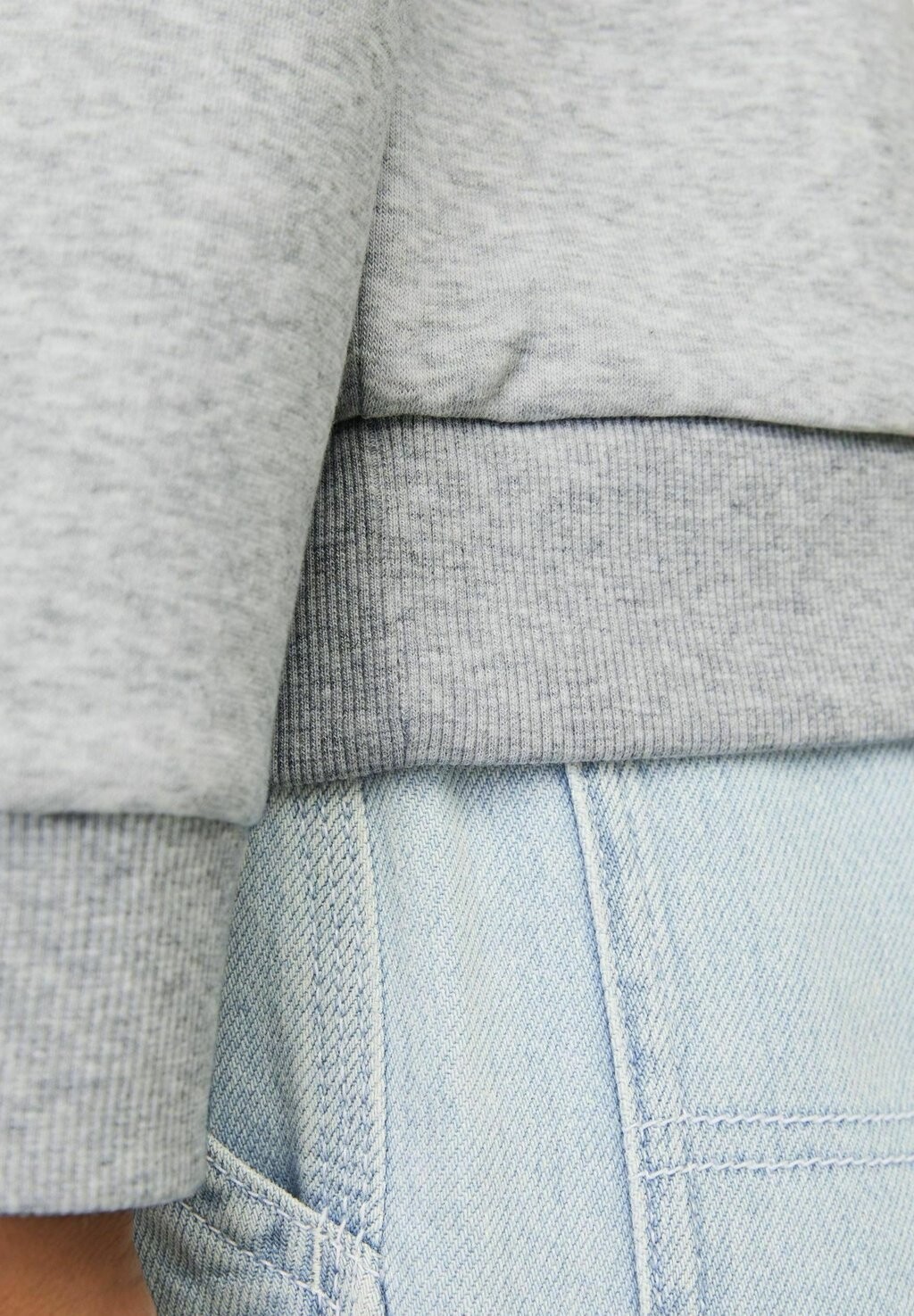 Толстовка с капюшоном LOGO Jack & Jones, серый
Толстовка с капюшоном LOGO Jack & Jones, серый