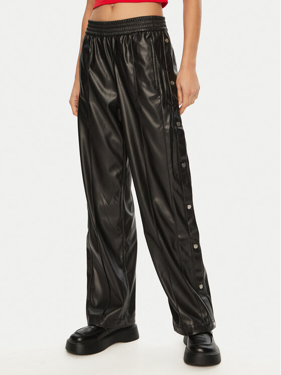 Брюки из искусственной кожи, прямые брюки Hugo, черный
Брюки из искусственной кожи, прямые брюки Hugo, черный