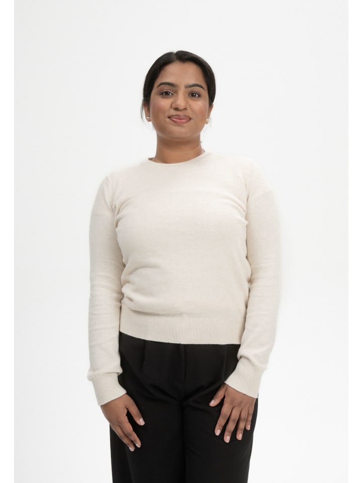 Тонкий вязаный свитер DHANA MELA
Тонкий вязаный свитер DHANA MELA