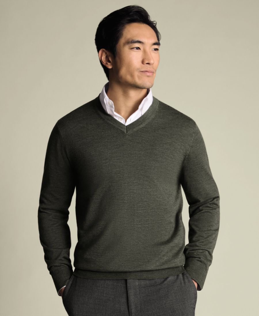 Мужской свитер с V-образным вырезом, стандартного кроя Charles Tyrwhitt, Olive Green
Мужской свитер с V-образным вырезом, стандартного кроя Charles Tyrwhitt, Olive Green