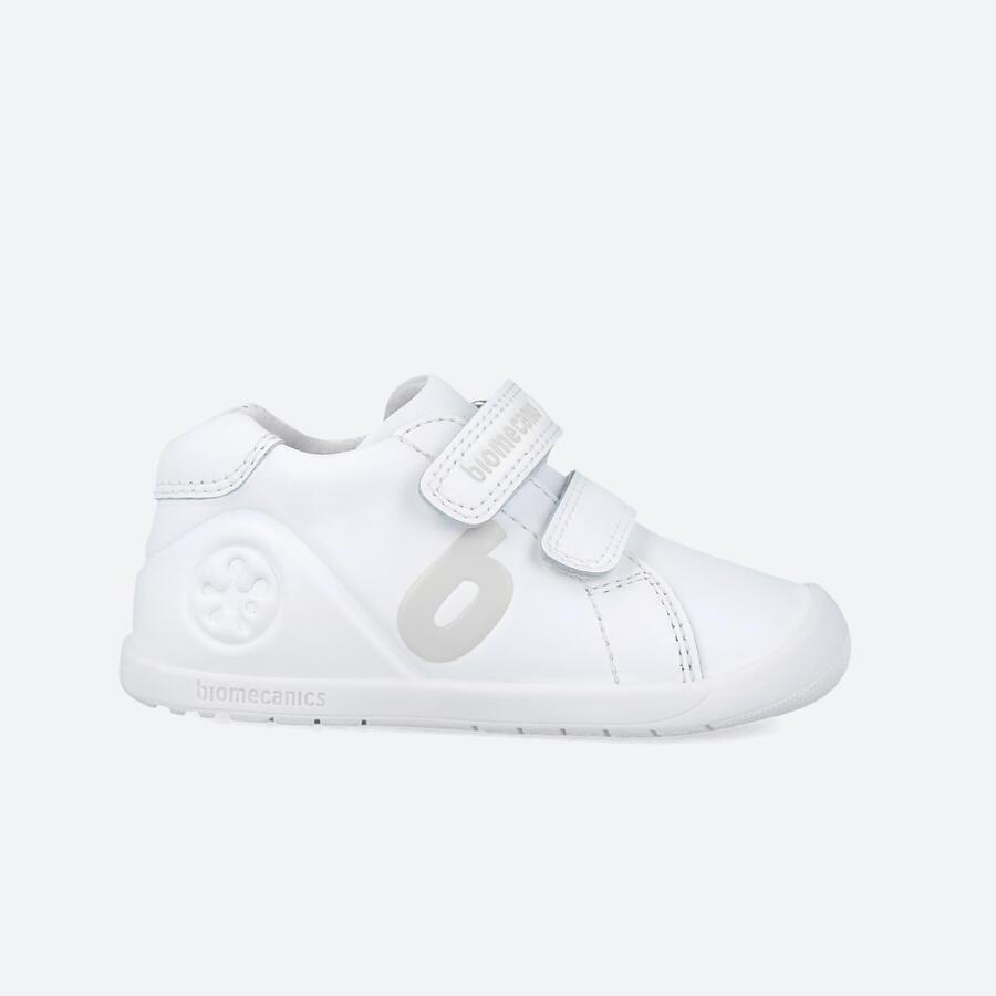 Кроссовки Biomecanics модель 251010b цвет белый
Кроссовки Biomecanics модель 251010b цвет белый