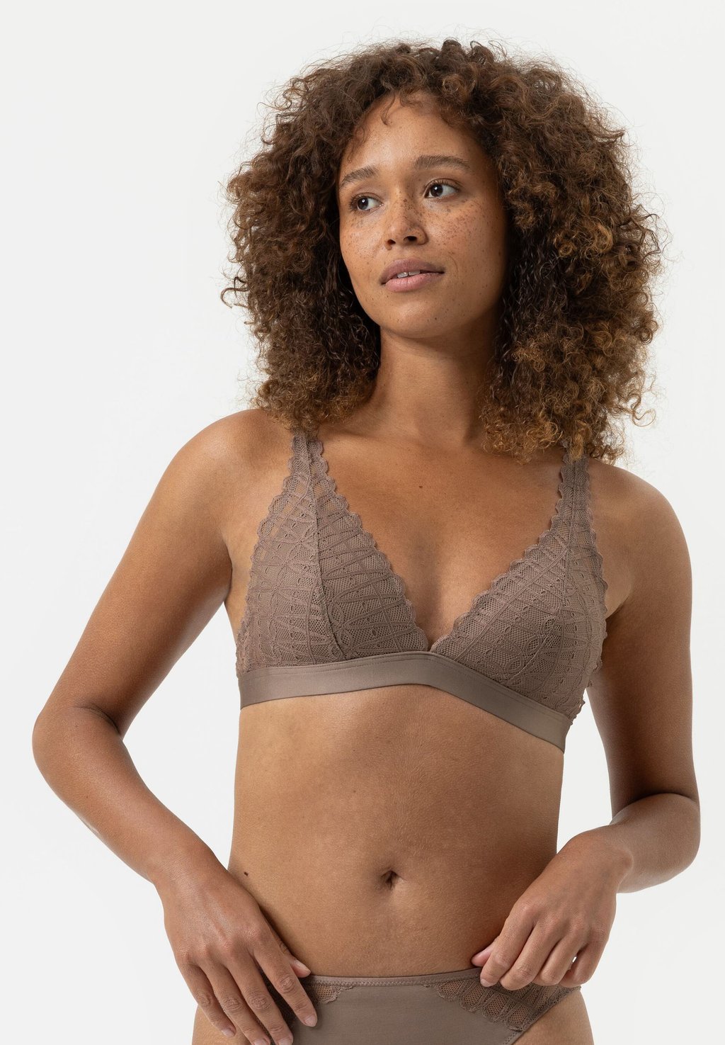 Треугольный бюстгальтер mey, коричневый
Треугольный бюстгальтер mey, коричневый