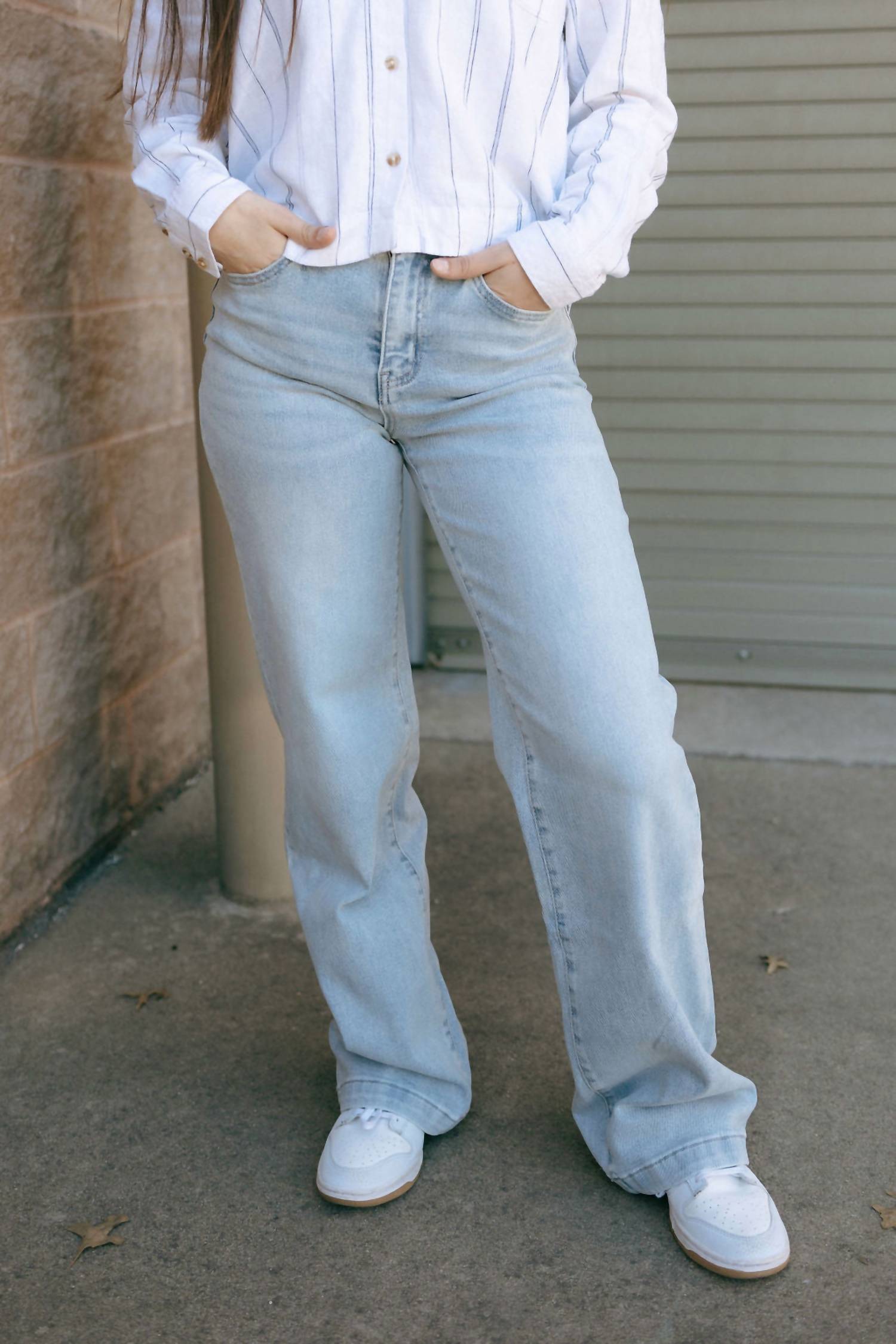 Полноразмерные джинсы с широкими штанинами в средней потертости VERVET BY FLYING MONKEY, Medium Wash
Полноразмерные джинсы с широкими штанинами в средней потертости VERVET BY FLYING MONKEY, Medium Wash