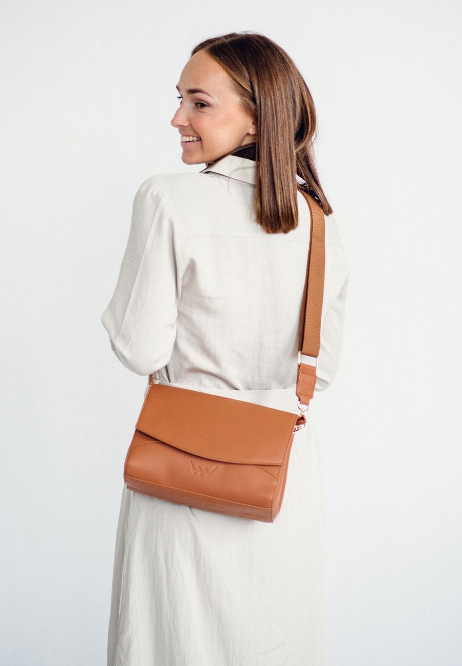 Сумка кросс-боди VUCH DANITA, Brown
Сумка кросс-боди VUCH DANITA, Brown