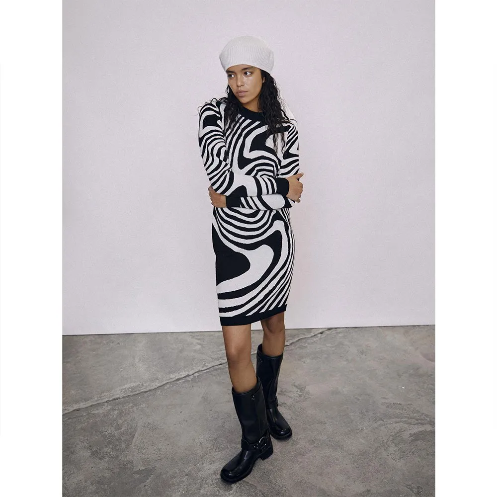 Платье Object Ray, белый/черный
Платье Object Ray, белый/черный