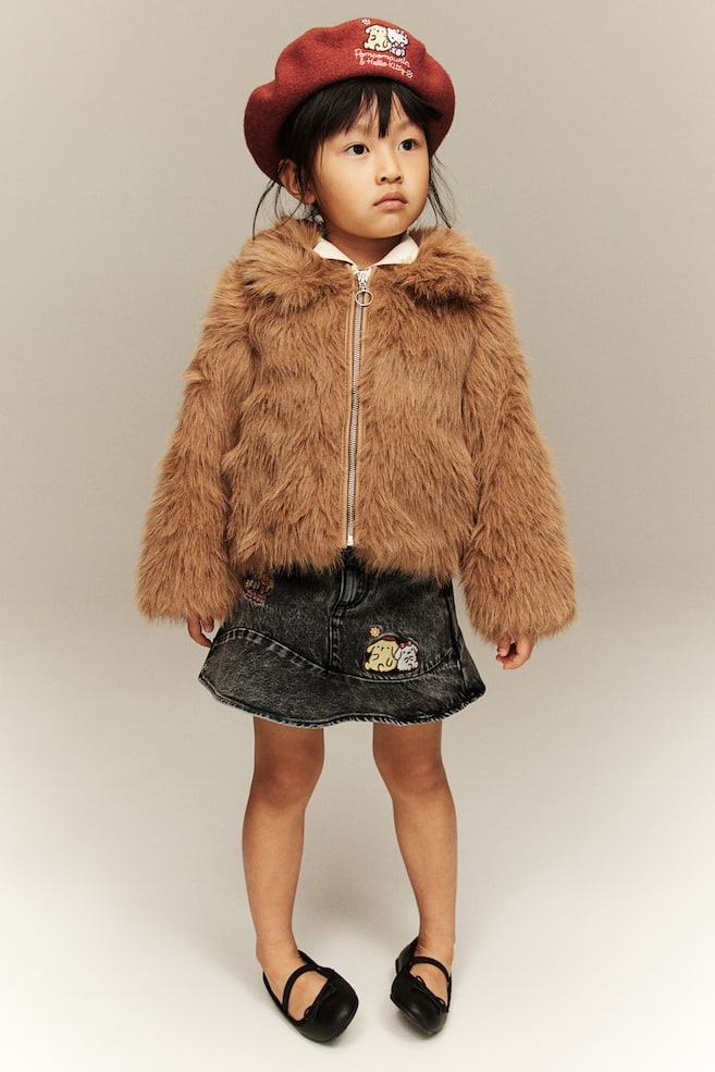 Пушистая куртка H&M, бежевый
Пушистая куртка H&M, бежевый