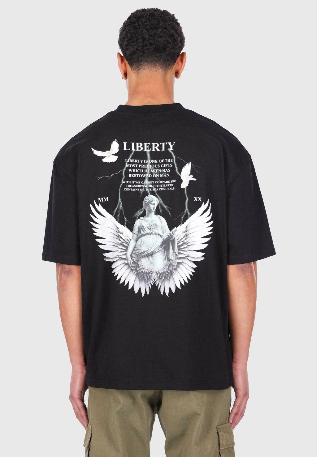 Футболка с принтом Dropsize, черный
Футболка с принтом Dropsize, черный