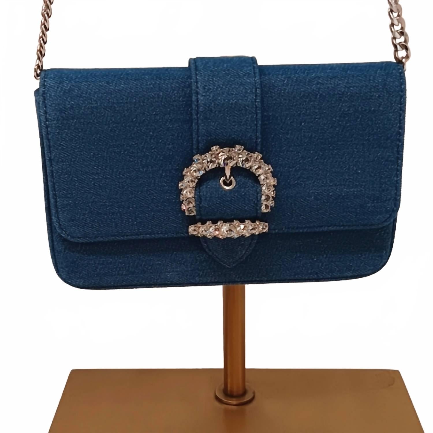 Женская сумка через плечо с цепочкой в джинсовом цвете Шери Блю Jimmy Choo, синий
Женская сумка через плечо с цепочкой в джинсовом цвете Шери Блю Jimmy Choo, синий