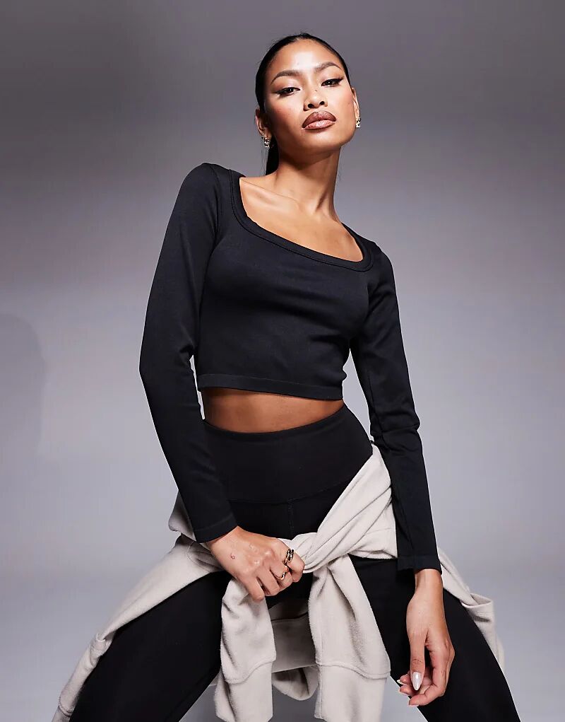 Бесшовный активный топ с длинными рукавами черного цвета ASOS 4505
Бесшовный активный топ с длинными рукавами черного цвета ASOS 4505