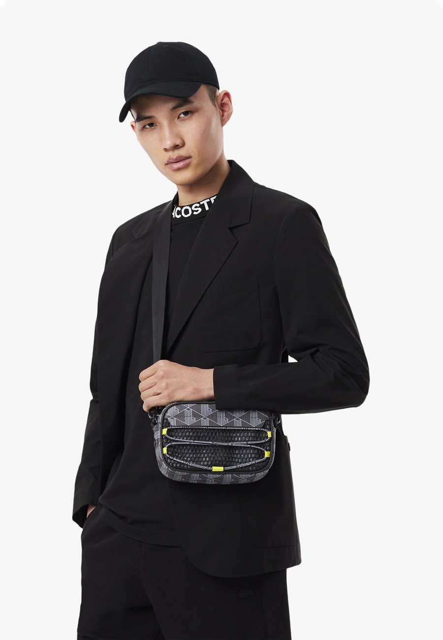 Сумка кросс-боди Lacoste Cross body bag, Mesh Mono Periscope Bleu/Mottled Blue
Сумка кросс-боди Lacoste Cross body bag, Mesh Mono Periscope Bleu/Mottled Blue