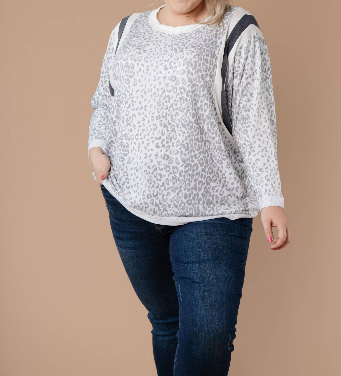 Топ с принтом в виде животных Racing Stripes серого цвета BUCKETLIST
Топ с принтом в виде животных Racing Stripes серого цвета BUCKETLIST