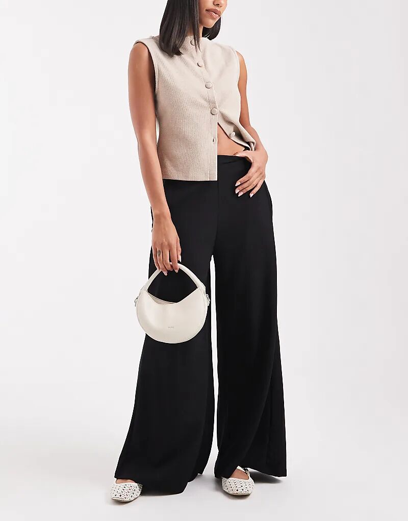 Широкие креповые брюки French Connection черного цвета
Широкие креповые брюки French Connection черного цвета