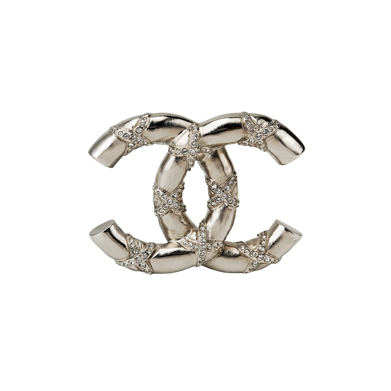 CHANEL Брошь унисекс серебряная
CHANEL Брошь унисекс серебряная