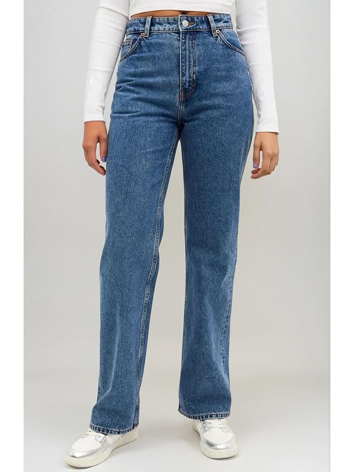Джинсы - стандартный крой - синего цвета Monki
Джинсы - стандартный крой - синего цвета Monki