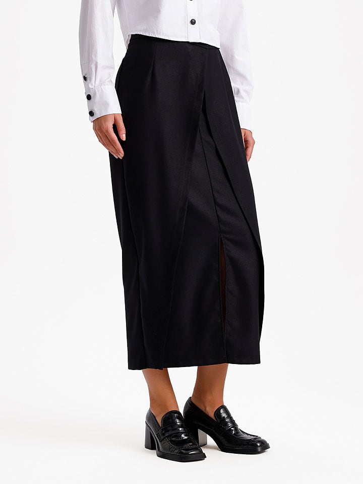 Длинные юбка BGN, черный
Длинные юбка BGN, черный