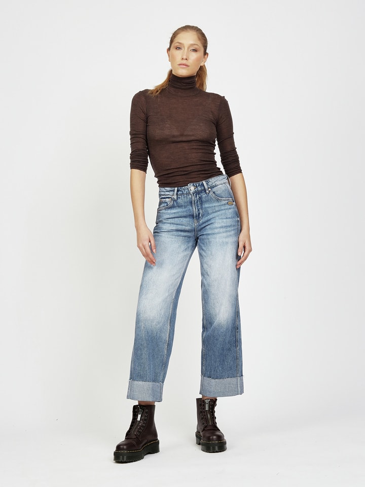 Джинсы - стандартный крой - синего цвета GANG JEANS
Джинсы - стандартный крой - синего цвета GANG JEANS