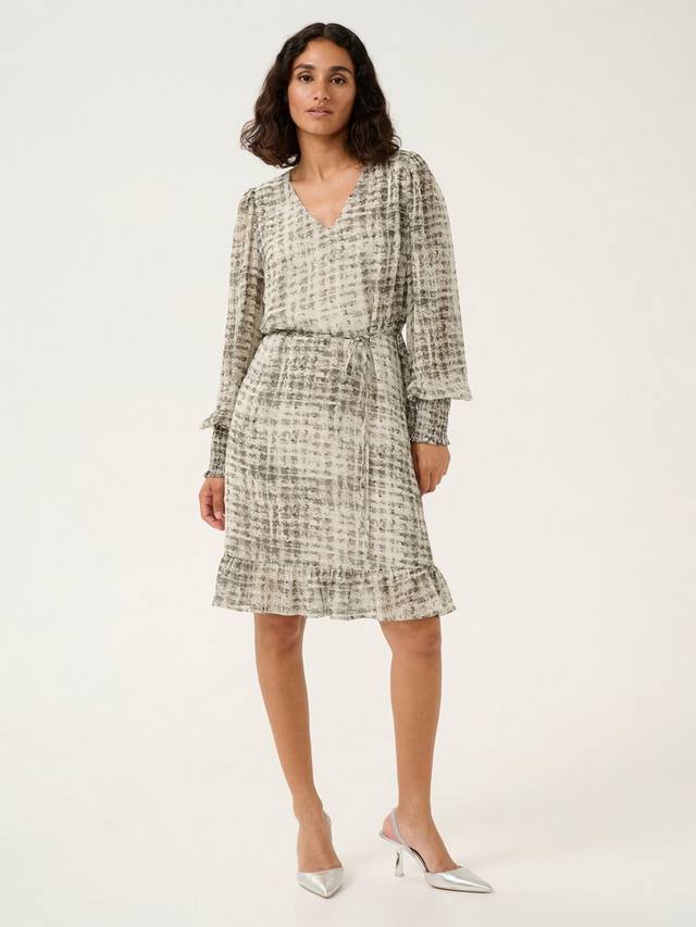 Мини-платье в абстрактную клетку от trinike KAFFE, цвет Grey/Chalk
Мини-платье в абстрактную клетку от trinike KAFFE, цвет Grey/Chalk