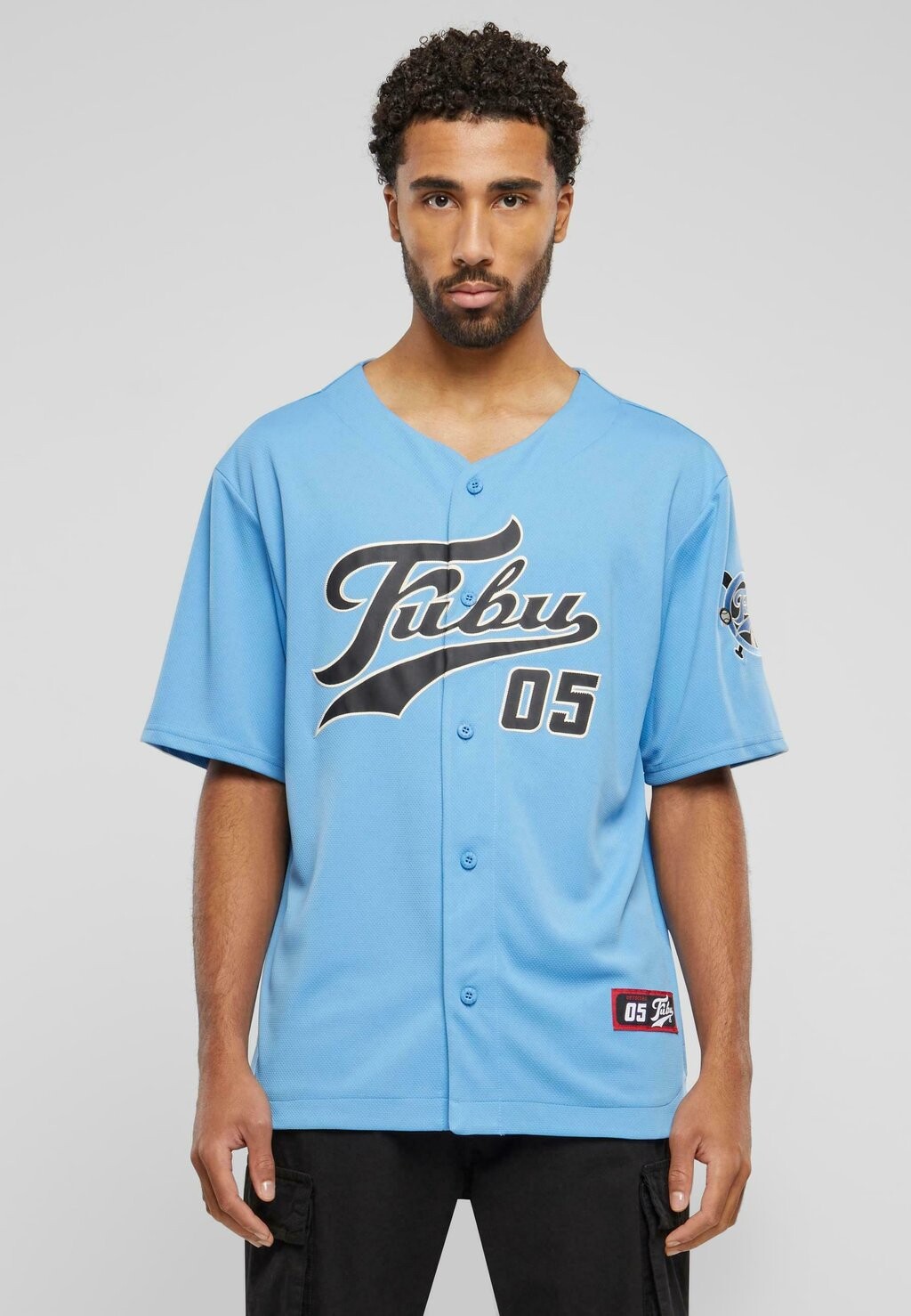 Рубашка VARSITY BASEBALL FUBU, цвет light blue black creme
Рубашка VARSITY BASEBALL FUBU, цвет light blue black creme