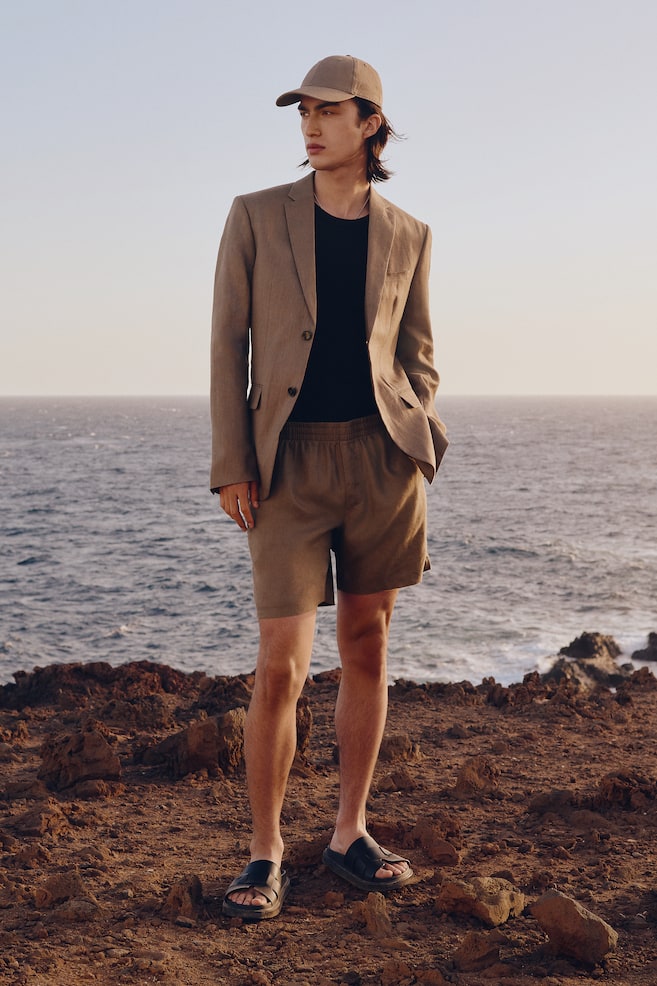 Льняные шорты обычного кроя H&M, бежевый
Льняные шорты обычного кроя H&M, бежевый